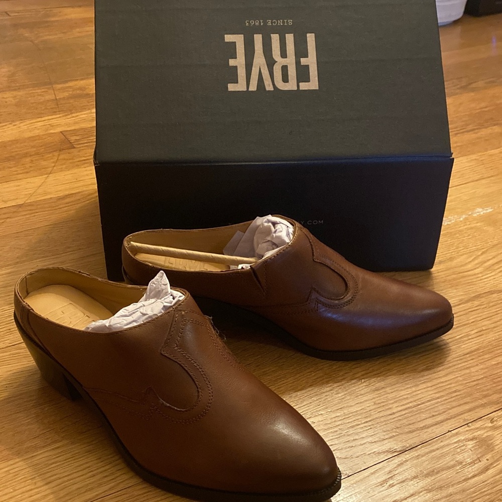 Frye Women's 7.5M Tan Leather Mules